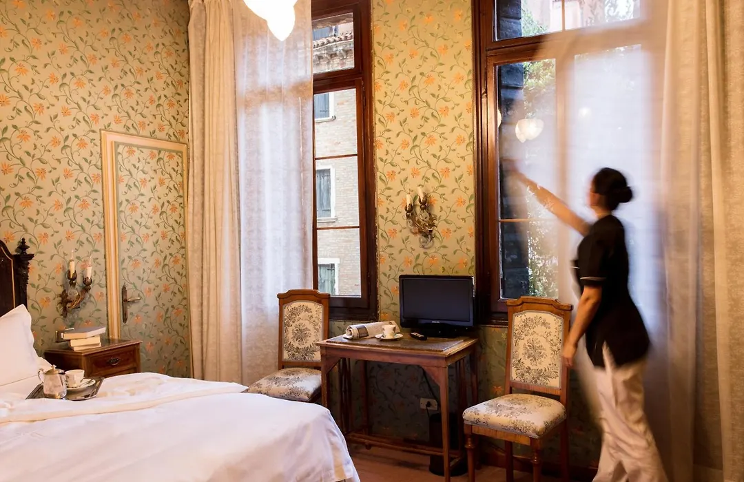 Hotel Flora - By Romanelli Family-1